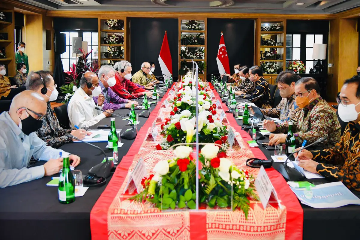 FOTO: Keakraban Presiden Jokowi dan PM Singapura Usai Pertemuan Bilateral