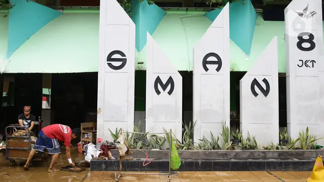 Sisa Banjir di SMAN 8 Jakarta
