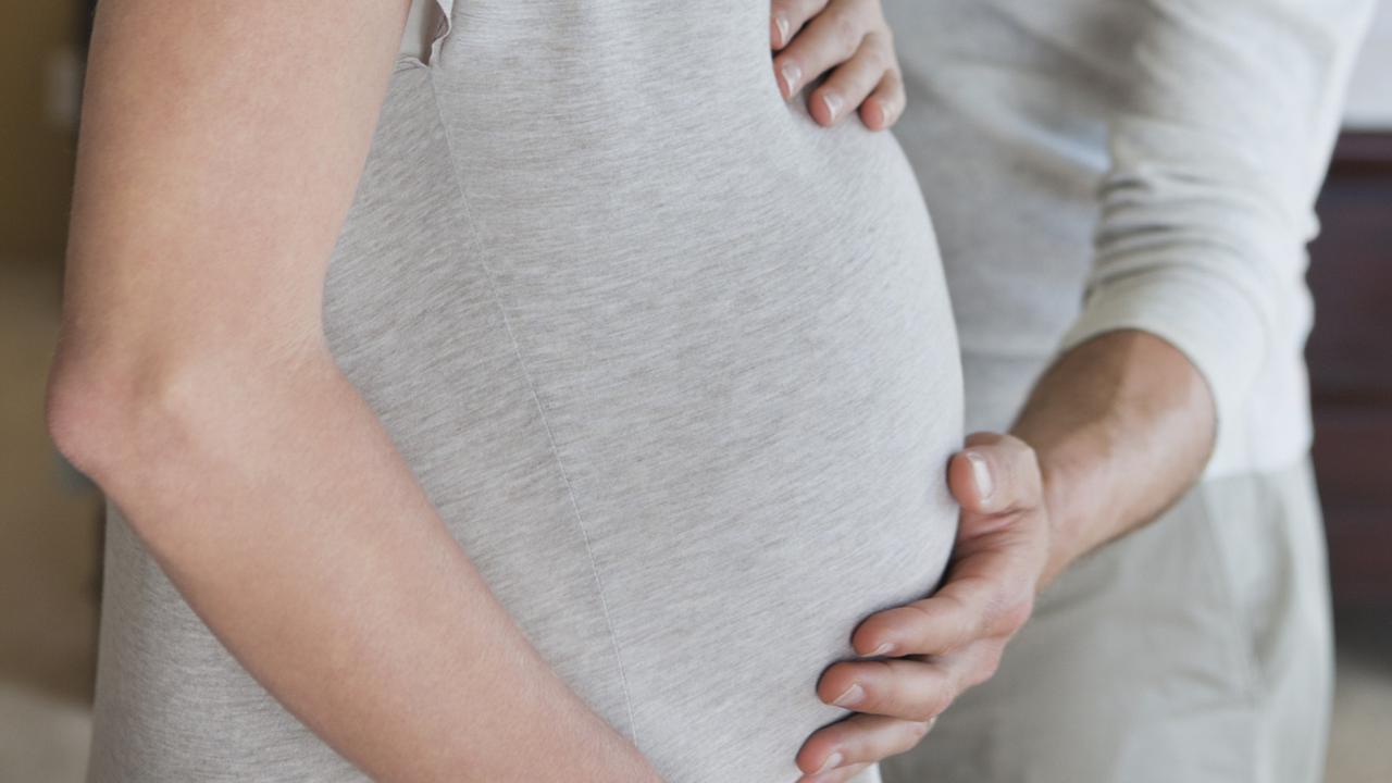 Ibu Hamil 'Dipalak' dan Ditinggal di Pinggir Jalan oleh Supir