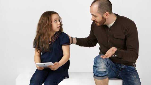 Sering Konflik dengan Anak? Jangan Sampai Salah Langkah, Ini Cara Mengelola Konflik dengan Anak Tanpa Kehilangan Kedekatan Emosional (Foto: Freepik/karlyukav)