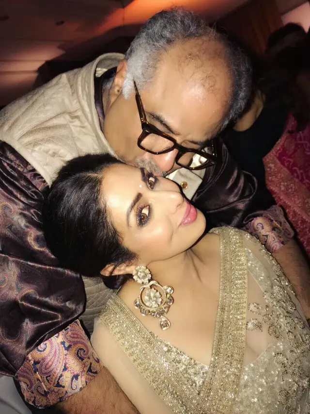[Bintang] Sebelum Dipisahkan oleh Maut, Ini 8 Potret Kemesraan Sridevi dan Suami