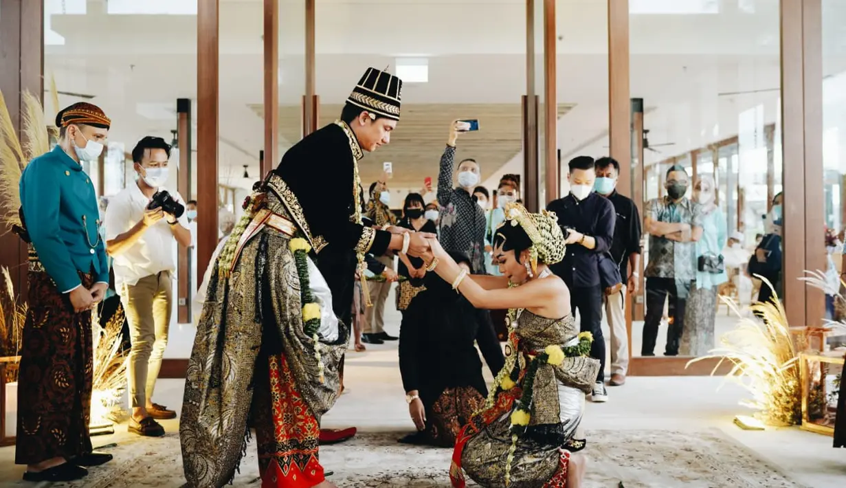 Adipati Dolken dan Canti Tachril (dok. Istimewa)