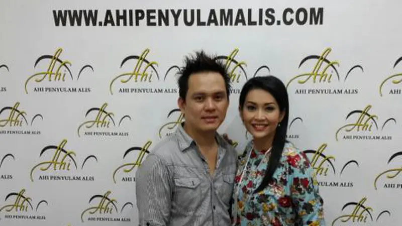 Sulam Alis Bikin Ratna Listy Tetap Cantik di Usia 40 Tahun