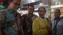 Mantan Menteri Kelautan dan Perikanan (KKP) Susi Pudjiastuti usai diperiksa sebagai saksi terkait kasus korupsi impor garam di Jampidsus Kejaksaan Agung, Jakarta, Jumat (7/10/2022). Penyidik Jaksa Agung Muda Tindak Pidana Khusus Kejaksaan Agung memeriksa mantan Menteri Kelautan dan Perikanan Susi Pudjiastuti sebagai saksi dalam perkara dugaan tindak pidana korupsi dalam pemberian fasilitas impor garam industri pada tahun 2016 sampai dengan 2022. (Liputan6.com/Herman Zakharia)