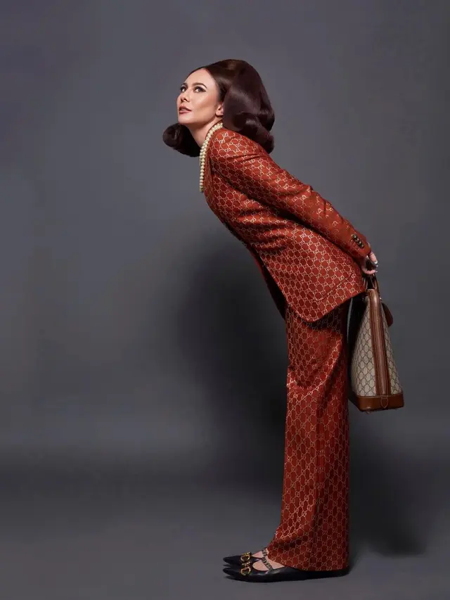 6 Gaya Pemotretan Wulan Guritno dengan Style Ala 60-an, Curi Perhatian