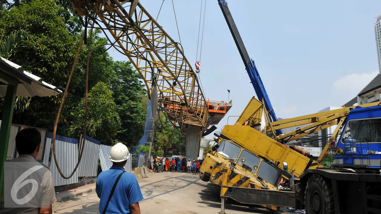 20151015-Crane-Jatuh-Jakarta