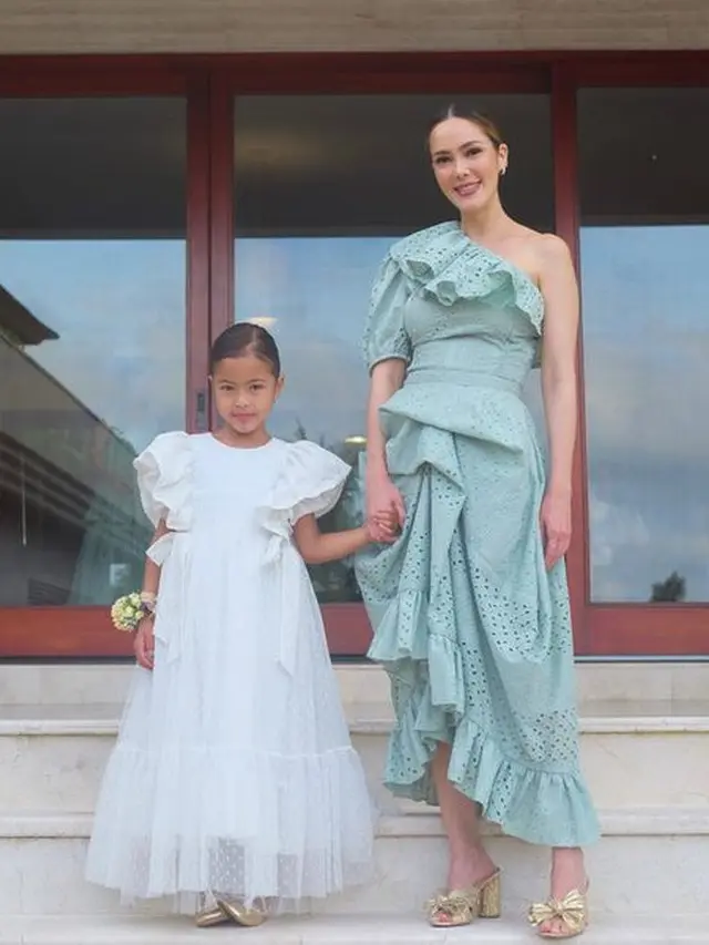 Cathy Sharon & Julie Estelle