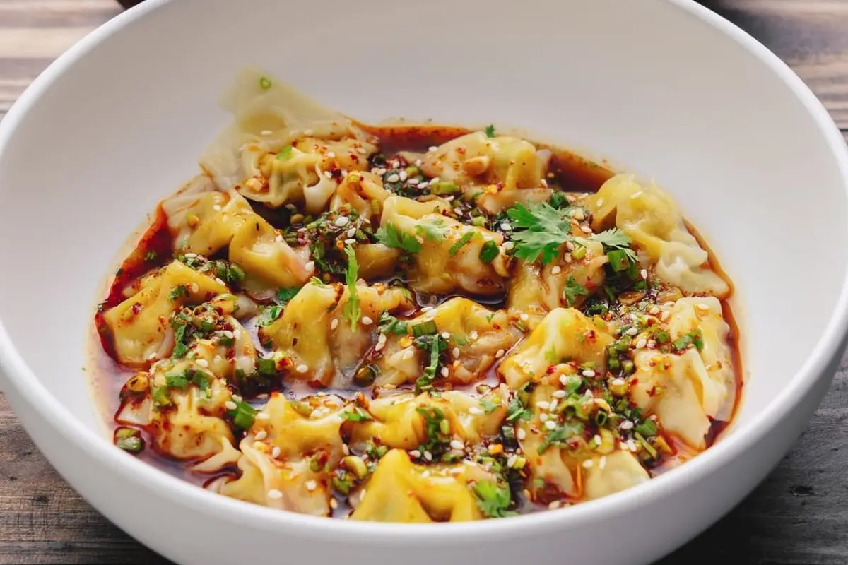 Resep Wonton Ayam Gurih Disiram Chili Oil Lezat