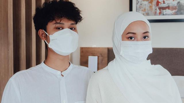 [Fimela] Rey Mbayang dan Dinda Hauw