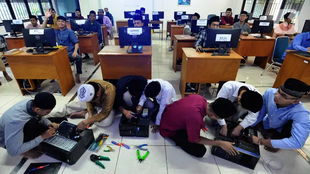 Aktivitas Santri di Pesantren Teknologi untuk Dhuafa