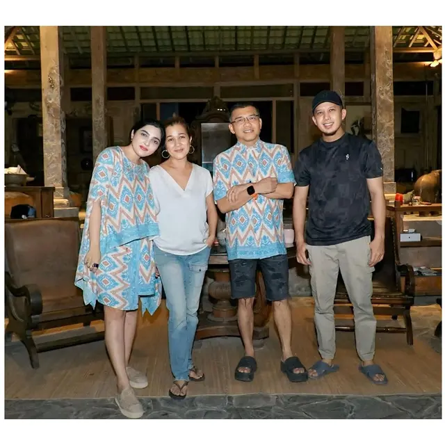 5 Model Baju Sarimbit Keluarga Ashanty dan Anang Selama Liburan di Bali, Stylish