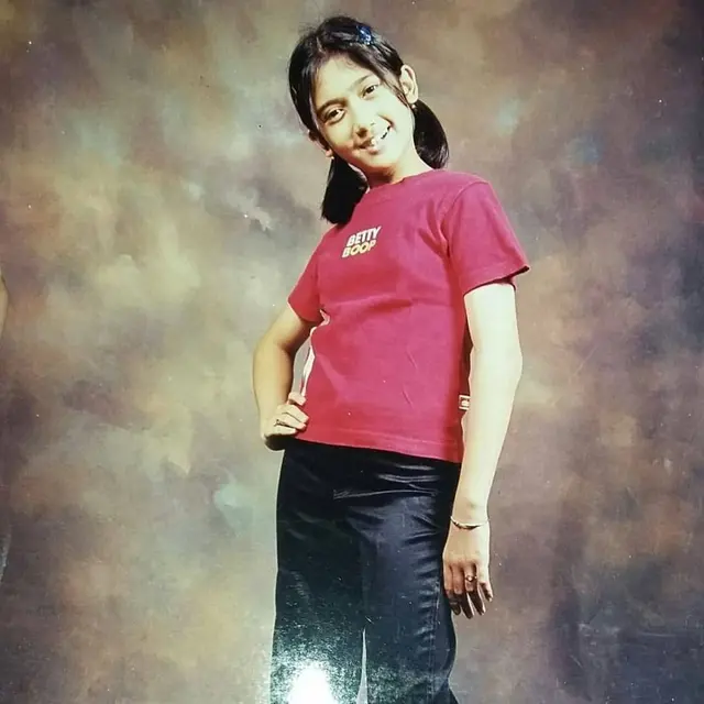 6 Foto Jadul Revi Mariska saat Jadi Model Majalah, Perjuangan Awal Karier