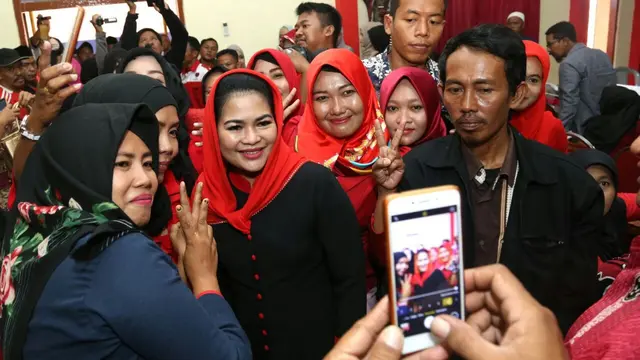 Calon Wakil Gubernur Jawa Timur Puti Guntur Soekarno