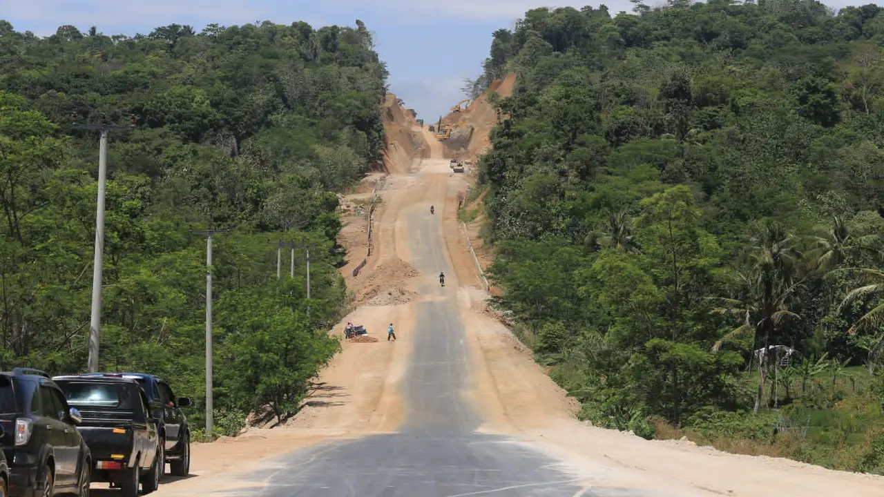 Proyek pembangunan Jalan Lingkar Timur Kuningan sepanjang 7,2 kilometer (km)