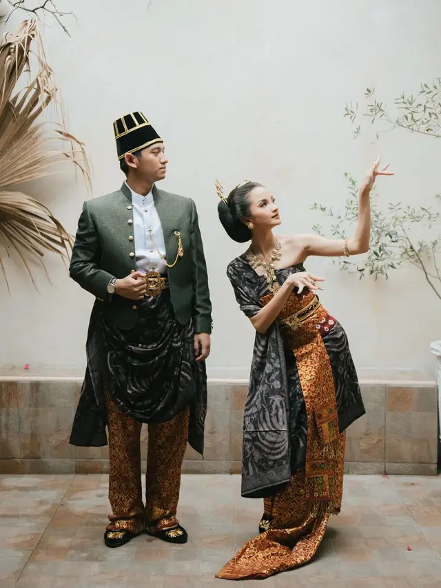 7 Potret Prewedding Belva Devara dan Sabrina Anggraini, Usung Konsep Adat Jawa