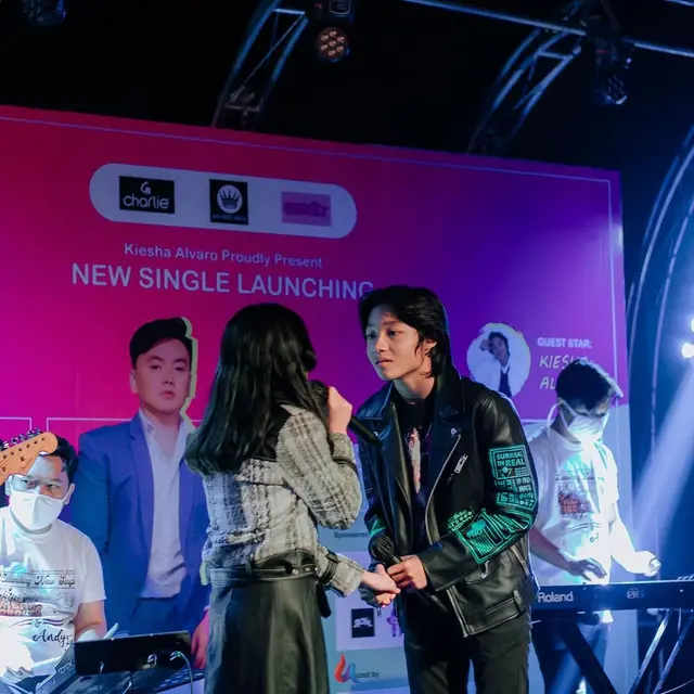 Terjun ke Dunia Tarik Suara, Ini 6 Momen Launching Single Shakiena Adik Kiesha Alvaro