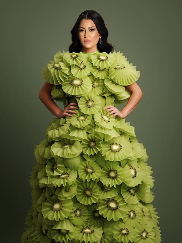 6 Desain Gaun Berkonsep Buah-Buahan Ini Tampak Unik, Anti-Mainstream