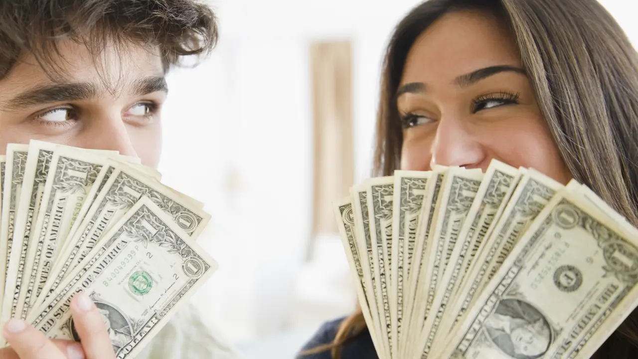 10 Cara Mengatasi Masalah Keuangan dalam Hubungan Cinta