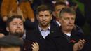 Mantan Kapten Liverpol Steven Gerrard ikut menyaksikan Liverpool vs Crystal Palace pada lanjutan Liga Premier Inggris di Stadion Anfield, Liverpool, Inggris, Minggu(8/11/2015) WIB.  (AFP Photo/Paul Ellis) 