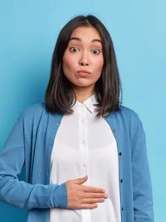 Bloated atau perut kembung adalah gejala yang cukup sering dialami ketika menstruasi./copyright/wayhomestudio