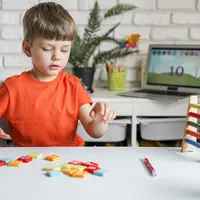 Permainan memori membantu merangsang area otak yang bertanggung jawab atas perhatian, daya ingat, hingga kemampuan analisis.[Dok/freepik.com]