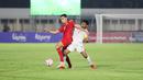 Timnas Indonesia U-20 unggul lebih dahulu berkat gol Jens Raven di akhir babak pertama. Namun, tak lama berselang Yaman sukses menyamakan kedudukan lewat aksi Abdulrahman Al Khader. (Bola.com/Abdul Aziz)