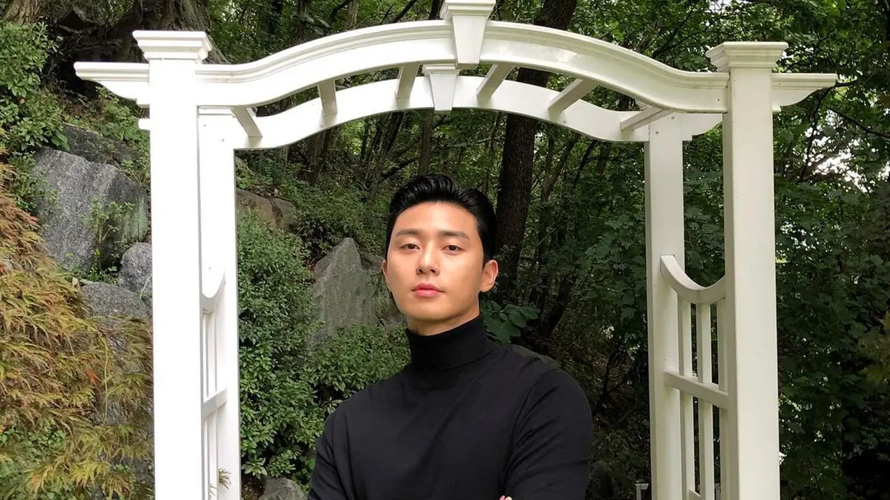 Park Seo JoonMenemani Penggemarnya Belanja Online di Harbolnas 12.12