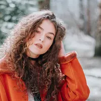 Rambut keriting | unsplash.com