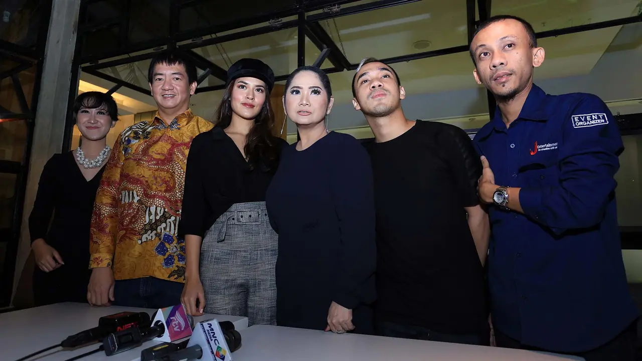 [Bintang] Vina Panduwinata dan Raisa