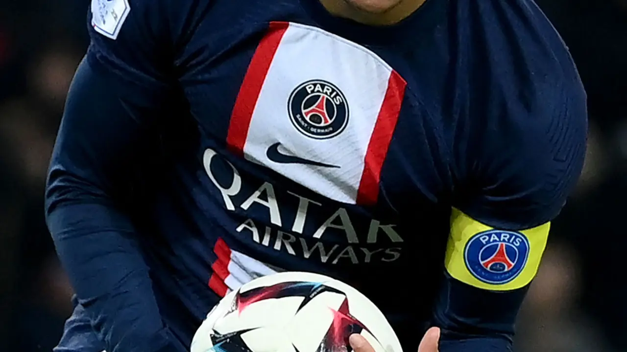 Foto: Sambet Penghargaan Pemain Terbaik Liga Prancis, Ini Dia Beberapa Aksi Menawan Kylian Mbappe di Ligue 1 Musim 2022/2023