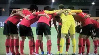 Timnas Korea Selatan U-23 sebelum melawan Iran pada laga 16 besar Asian Games 2018 di Stadion Wibawa Mukti, Cikarang, Kamis (23/8/2018). (Vidio.com)