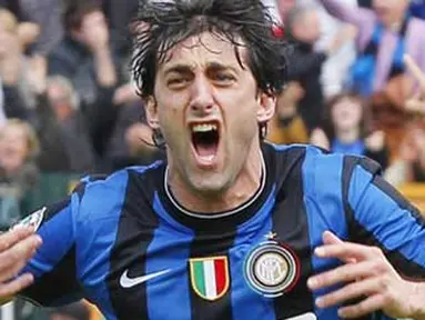 Selebrasi gol striker Inter Milan Alberto Milito Diego di laga lawan Siena yang berlangsung di Artemio Franchi, 16 Mei 2010. Inter unggul 1-0 dan juara Serie A. AFP PHOTO / FABIO MUZZI 