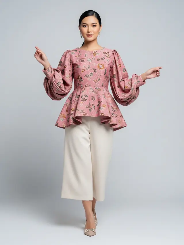 9 Mix and Match Batik Lengan Besar dan Celana Kulot yang Elegan dan Stylish