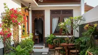 7 Inspirasi Halaman Rumah Tempo Dulu yang Masih Cocok Diterapkan di Lahan Kecil Saat Ini