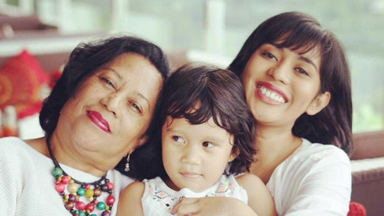 6 Potret Karen Idol, Penyanyi yang Sebut Suami dan Anaknya Tinggal di Apartemen Marshanda