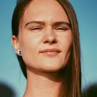 Wajah perempuan. (dok. Unsplash.com/Norbert Buduczki)