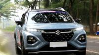 Para pengunjung berbondong-bondong mencoba mobil terbaru dari Suzuki ini sebagai pemuas jawaban dari rasa penasaran.