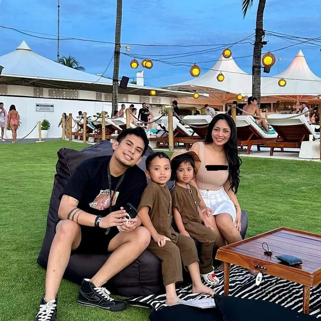 Rachel Vennya dan Okin kompak liburan bareng anak di Bali bertepatan momen Ramadhan 2023 (Foto: Instagram rachelvennya)