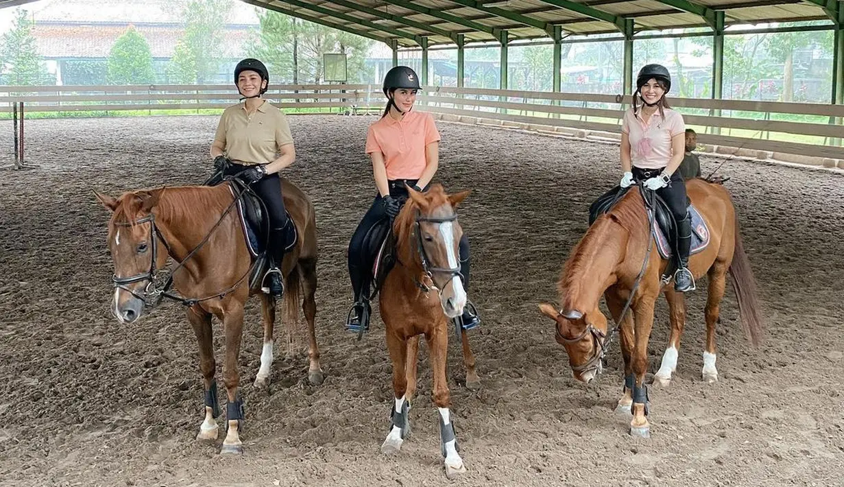 "Jadi Gigi sama Rafathar ngerasa kesepian, Nissa sama ponakan-ponakan aku pindah ke rumah mereka yang baru," ungkap Raffi Ahmad. (Instagram/nissyaa)