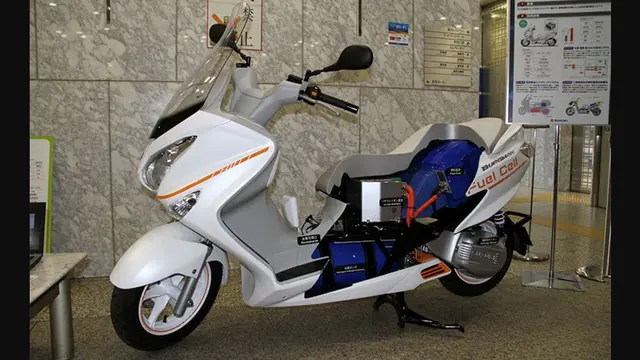 Suzuki Burgman Fuel Cell
