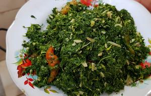 Resep Tumis Daun Singkong Sederhana/YouTube/Madeline official