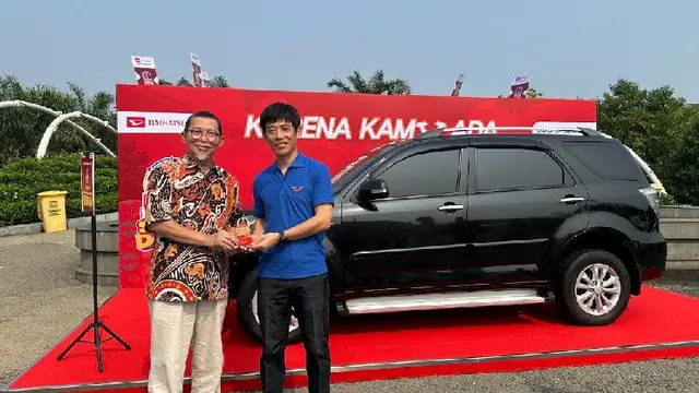 Pakai Terios 14 Tahun, Pelanggan Asal Depok Ini Dapat Penghargaan Daihatsu (ist)