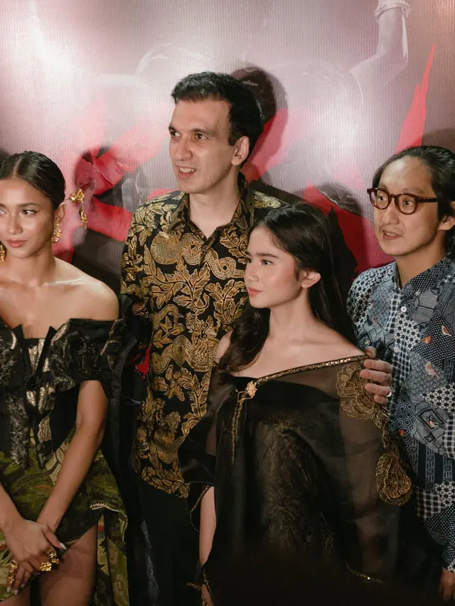 Bersama Dul Jaelani, Ini 7 Potret Tissa Biani dalam Gala Premier KKN di Desa Penari