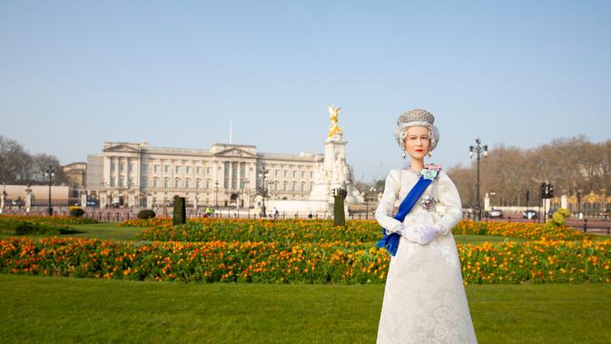 <p>Ratu Elizabeth II jadi figur boneka Barbie. (dok. MATTEL)</p>