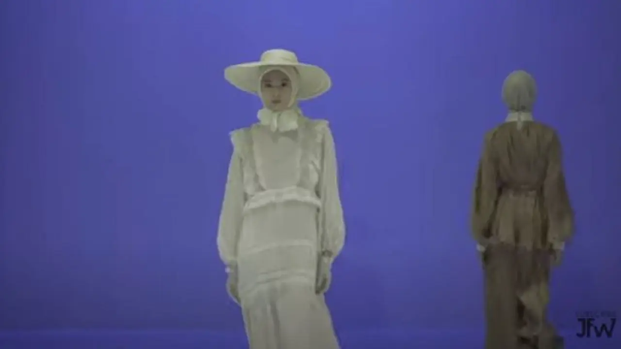 Heaven Lights dalam Jakarta Fashion Week 2022