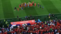 Para pemain Norwegia bertepuk tangan kepada para penggemar setelah kemenangan 4-1 dalam pertandingan Grup I Piala Dunia 2026 antara Irak dan Norwegia di Stadion Boston pada 17 Juni 2026 di Foxborough, Massachusetts. (Buda Mendes/Getty Images via AFP)
