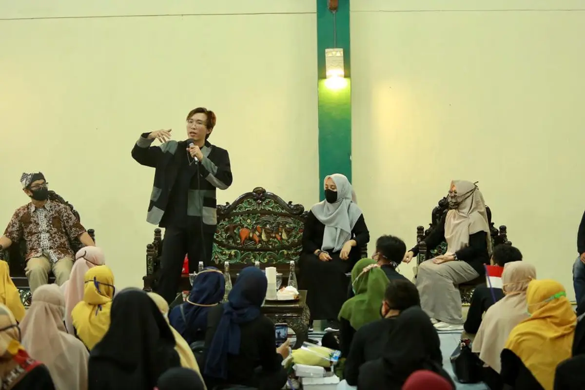 Dr Tirta Bakar Motivasi Penerima Beasiswa Banyuwangi Cerdas