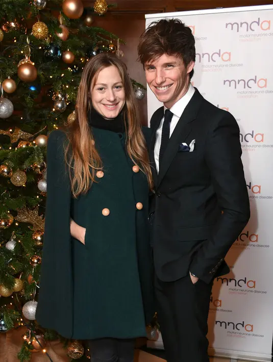 Kehamilan Hannah sendiri dikonfirmasi pada bulan November usai ia terlihat berbadan dua saat menghadiri Sarabande: The Lee Alexander McQueen Foundation Jewellery Series Preview. (Associated Press/E! News)