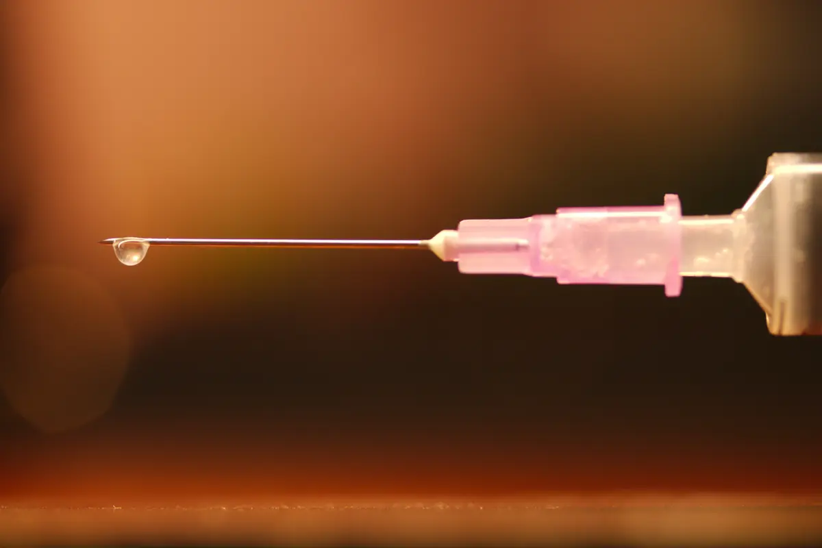 Benarkah Vaksin Covid-19 Menurunkan Fungsi Suntik Botox?