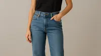 10 Celana Jeans Wanita Hits 2025 yang Bikin Look Makin On Point, Simak Rekomendasinya